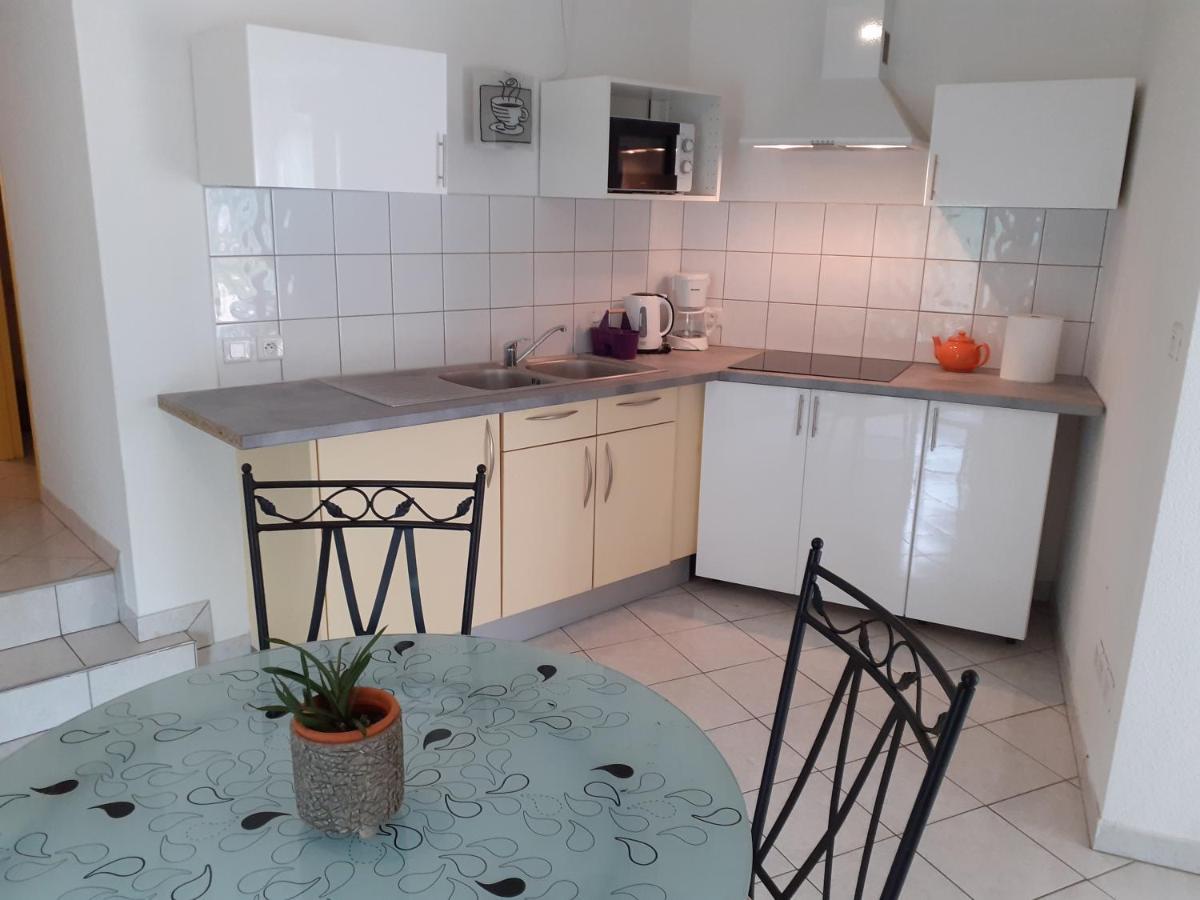 Appartement Rez De Chaussee Avec Terrasse Et Jardin Tence المظهر الخارجي الصورة
